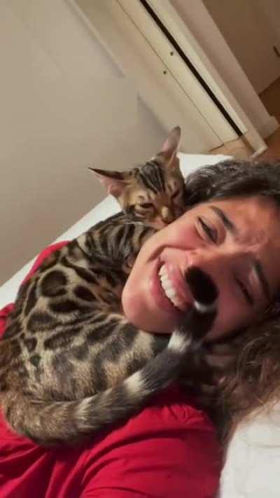 PoOr WoMeN sTrAnGlEd To DeAtH bY BlOoDtHiRsTy FeLiNe!