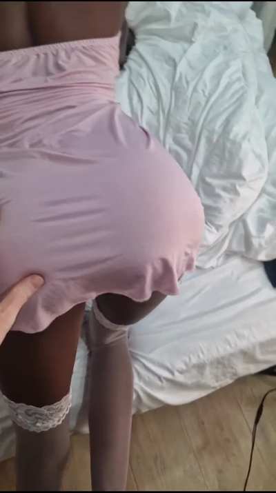 How delicious does my booty look in the end? Rate 1-10...👀