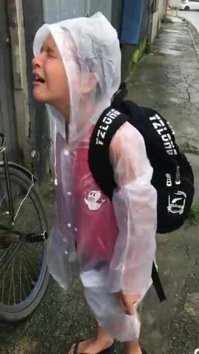 Where is your schoolbag, Antonio??? 