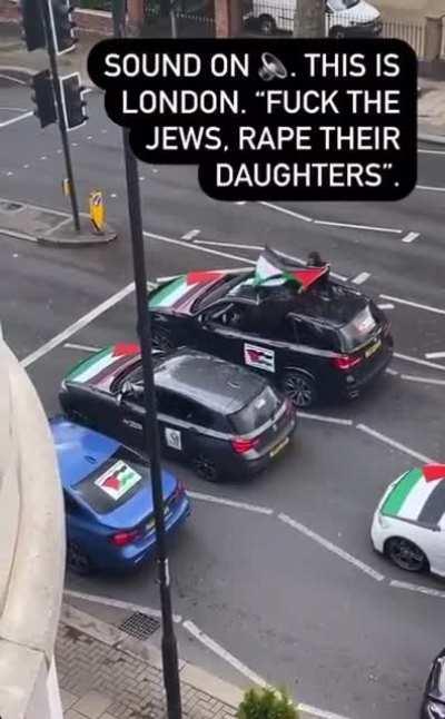 As shared by evolutionary biologist Gad Saad on his Twitter account 🛑 Protesters In London are calling for the murder of Jews and the sexual abuse of Jewish women