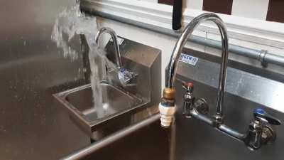 Got a maintenance call today. Got er fixed but I figured I'd share.