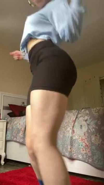 Big booty bouncing