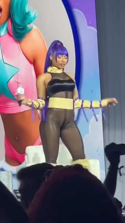 megan thee stallion as yoruichi @ dreamcon
