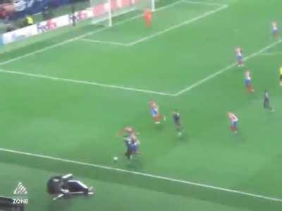 Alex Telles megs Llorente