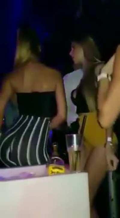 B&ouml;yle Bi ortamda bulunamadık aq