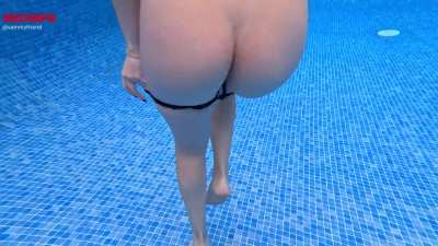 Dared by u/Alone_Pie_7748 to an underwater [f]lashing! We took it a bit further, though ;)