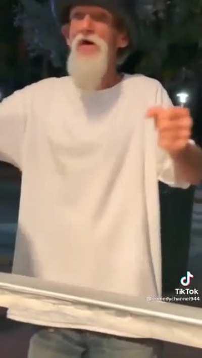 He did that with no sleeves wtf