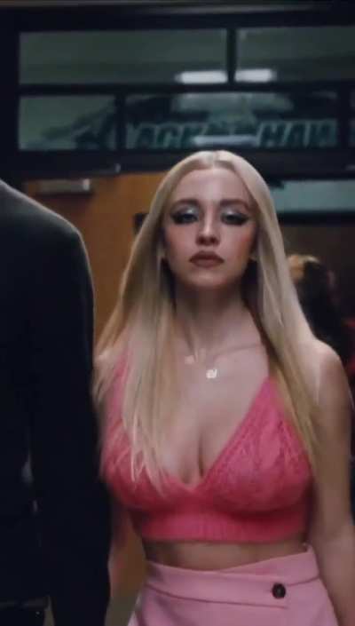 Sydney in Euphoria S02E07 (2022)