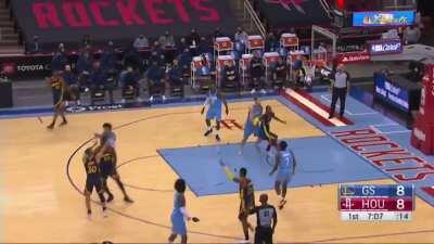 [Highlight] Curry's pump fakes Kevin Porter Jr and hits the three