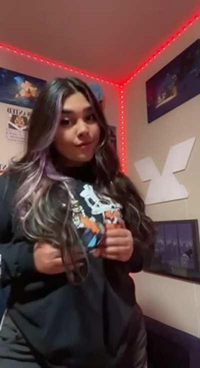 Do you like to fuck Latinas raw?