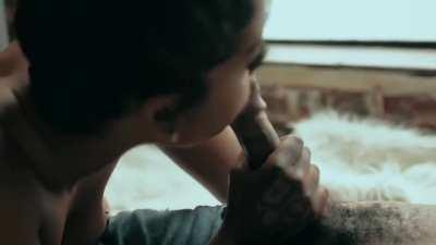 no, i dont know her name...