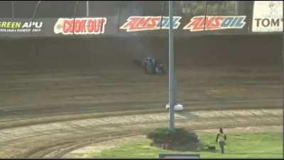Fatal crash of sprint car driver Justin Owen at Lawrenceburg speedway