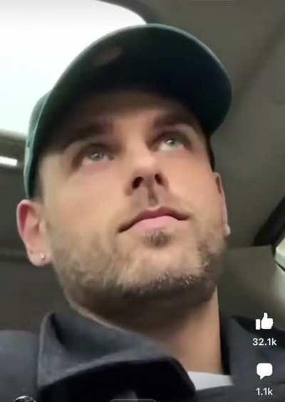 The wink paired with the 😈 🤮