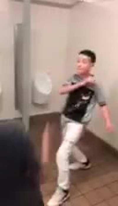 I’m the bald one how I do twin😈(first Slapbox btw)