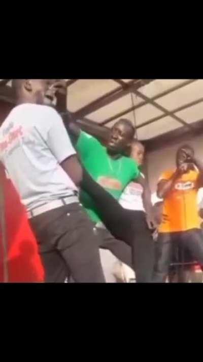 O mundo sofrendo com diversas perdas e eles nos humilhando com esse incr&iacute;vel talento 🪞