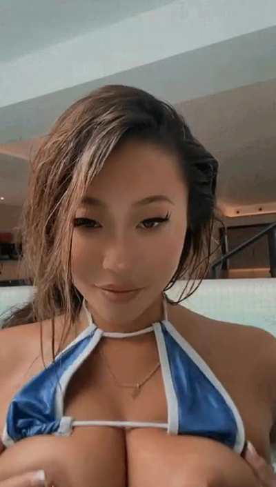 does daddy like it when his little asain flashes him in the hotel pool? 😏