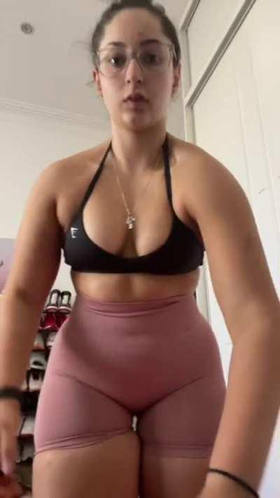 Anastasia (@anakakfit)