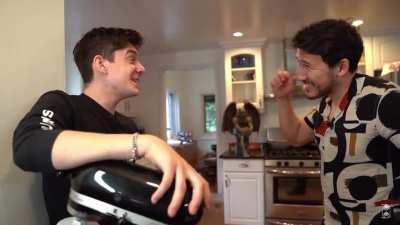 gonna re-share this since it’s getting deleted soon :’)