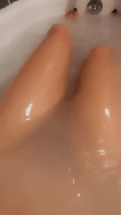 Bath time 💁🏻‍♀️🍆