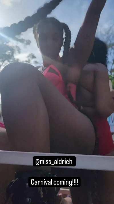 Carnival is coming 📷:@nigelsocrazy_