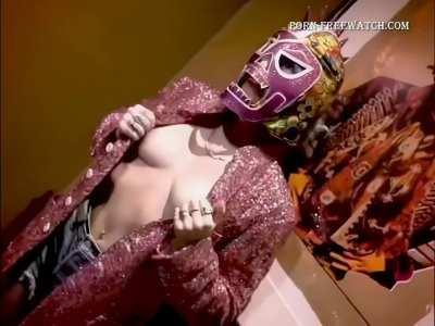 Miley Cyrus footage from a naked erotic photo shoot NOVEMBER 2021