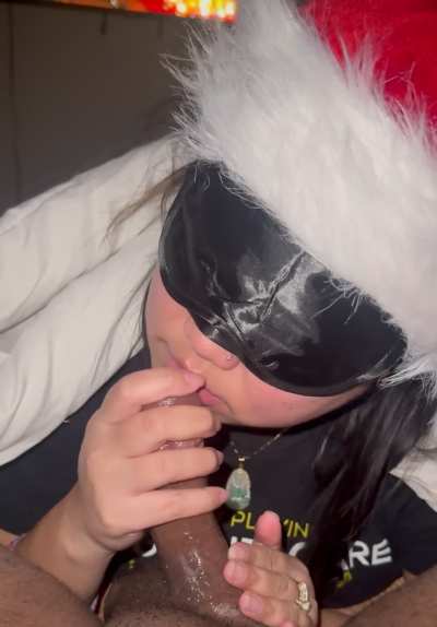 Licking and rubbing that spot with lots of spit and no mercy. Merry Christmas 🎅🏼