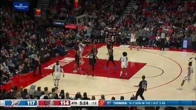 [Highlight] SGA dunks for his 40th point of the night