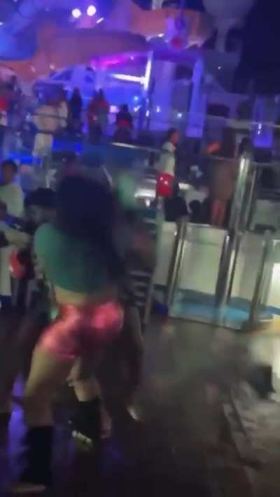 Women start fighting on a Carnival Cruise