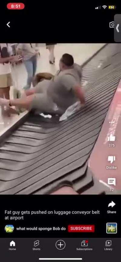 nahh this gotta be the funniest shit i’ve seen today 😂😂😂