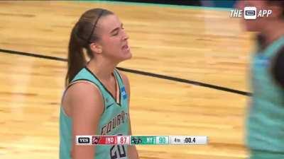 [Highlight] WNBA season opener kicks off with a bang. Sabrina Ionescu embodies the Mamba Mentality and scores the Liberty's final eight points including the gamewinner from deeeep.