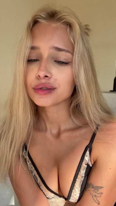Pretty blonde girls want facials too