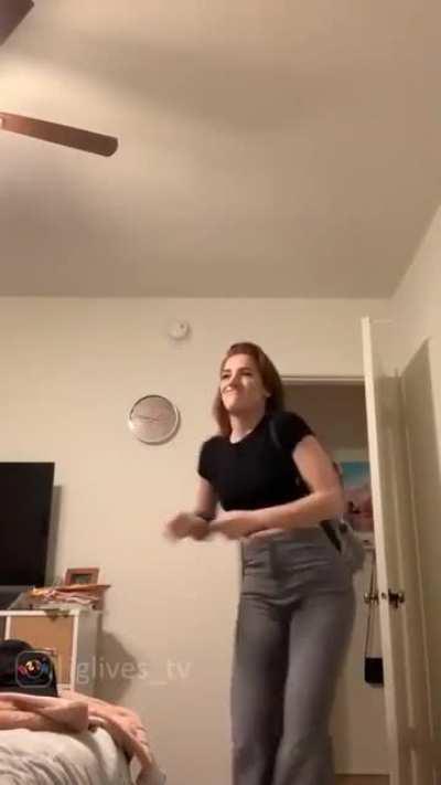 Cute IG Live Dance (Chatless)