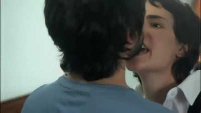 [Topless] Sofia Botelho (23) excellent teaching skills in MTV Brazil series Descolados (2009)