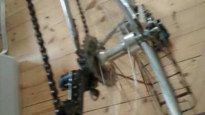 hinterrad-achse eiert voll woran liegts?