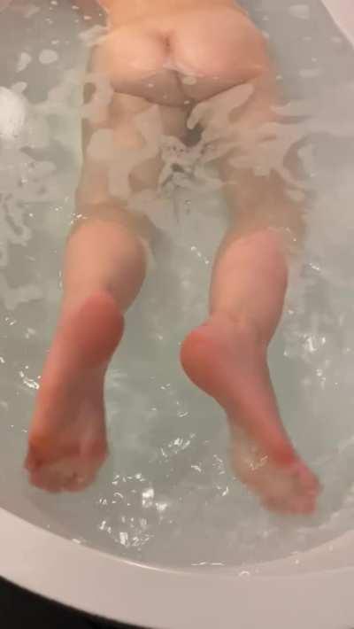 After the bath i need your natural lotion 💦