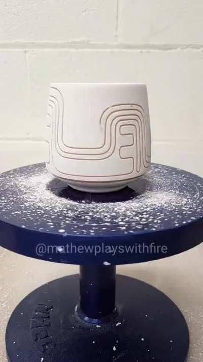 Discovering the pattern on this pottery