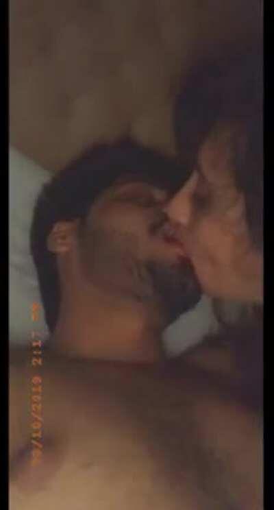 Sehar Mirza Kissing leak