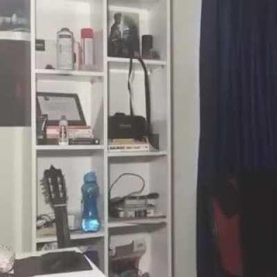 Dersin başından sonuna kadar derstesindir ama yoklama alınacakken sistem seni atar