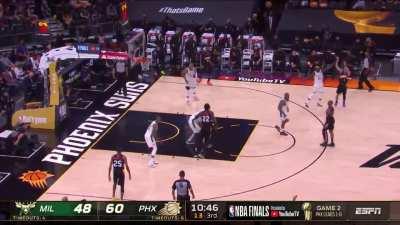 [Highlight] Booker hits a 3 from California!