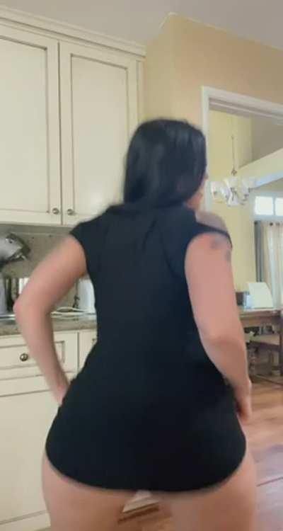 A little milf shake for you to sip on