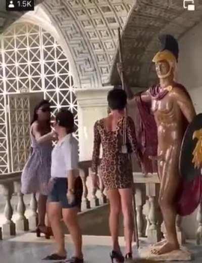 HMC while I appreciate some art