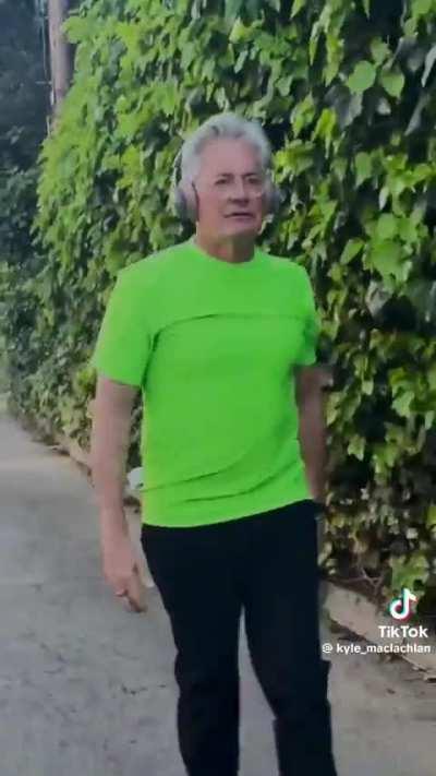 Kyle MacLachlan lip-syncing to Charli XCX’s “The girl, so confusing version with lorde” on TikTok