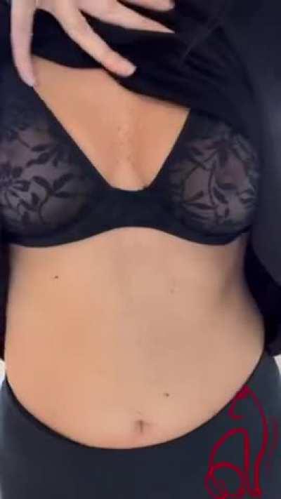 Kinda hoping someone walks in on me… 🌶️