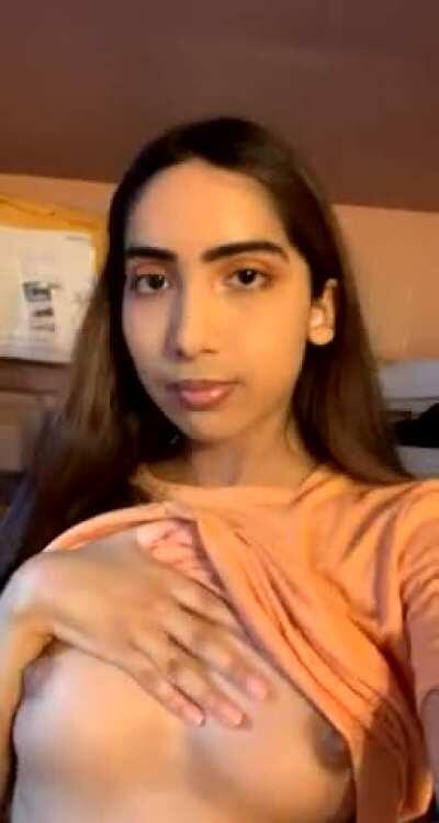 suck my mexican tits papí