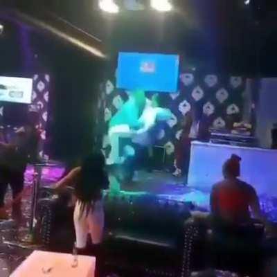 HMC while i hump him down the stage