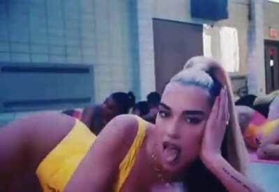 You know Dua Lipa knows how to work a shaft