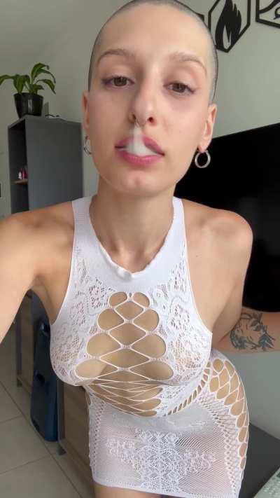 The smoke coming out while i make you hard