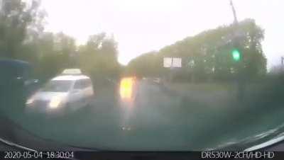 A 10 yo kid takes his 4 yo sister for a joyride in his dads car