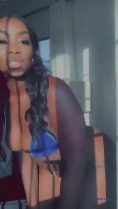 Jayde In The UK 🍫🍑🐱😈🇨🇦🇯🇲🇬🇧