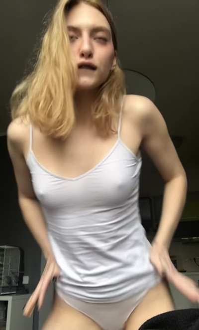 F18 sending nudes to the first 20 guys that say YES